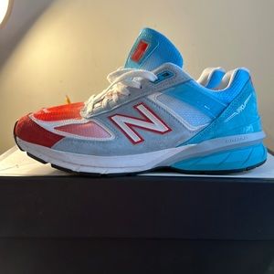 Only been worn once, practically brand new and these are super rare New Balance!